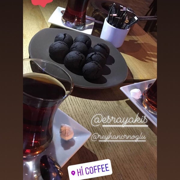 Foto tirada no(a) Hi Coffee por Esra Y. em 12/17/2019
