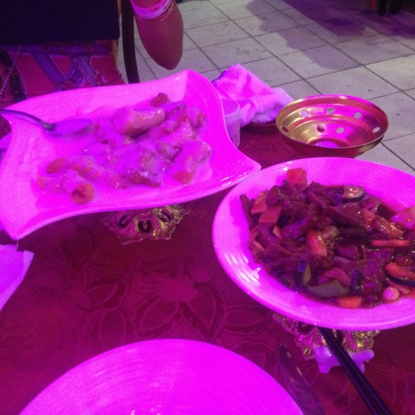 Снимок сделан в Chloe&#39;s Chinese Restaurant - Harbour пользователем Luiza K. 8/8/2013