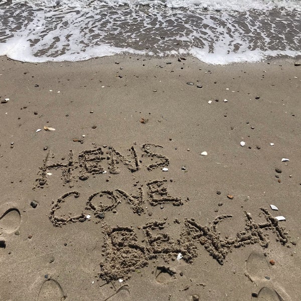 Hens Cove Beach - Beach in Pocasset