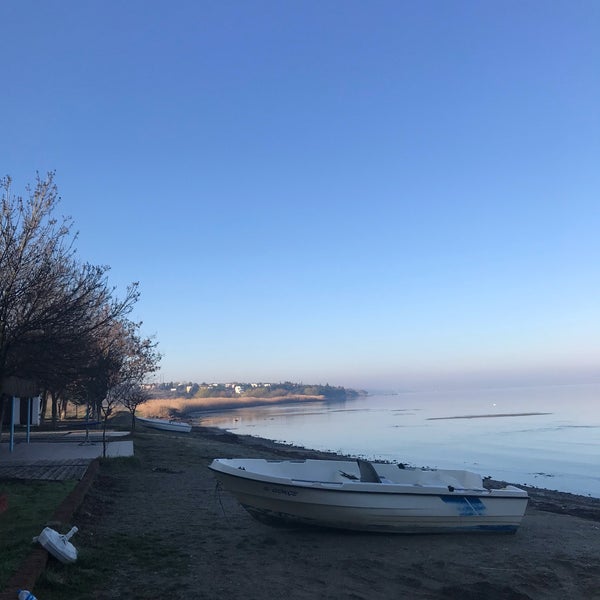 Photo taken at Saros Camping &amp; Beach Club by Bülent ⚓. on 3/18/2019