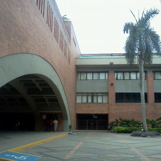 Photo prise au Universidad Autónoma de Occidente - Cali par Nei M. le9/20/2012
