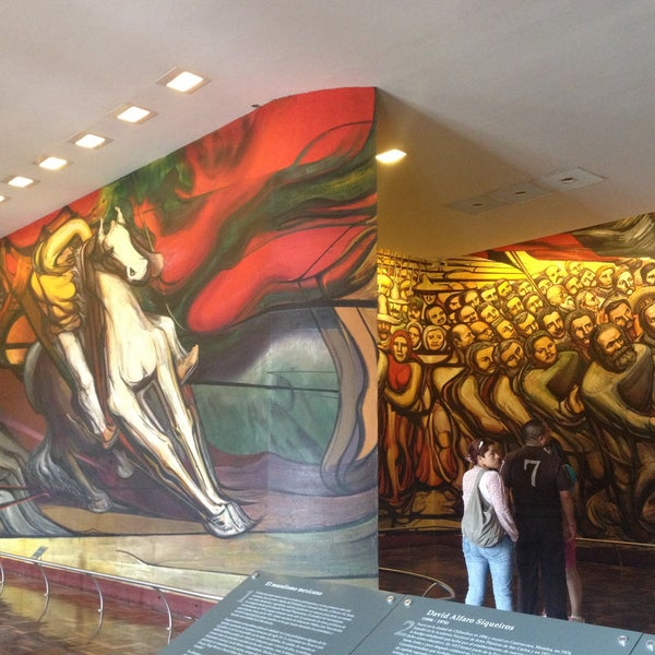 รูปภาพถ่ายที่ Museo Nacional de Historia (Castillo de Chapultepec) โดย Marta Z. เมื่อ 4/21/2013