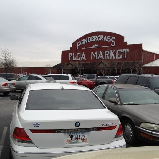 รูปภาพถ่ายที่ Pendergrass Flea Market โดย Stephanie เมื่อ 12/8/2012