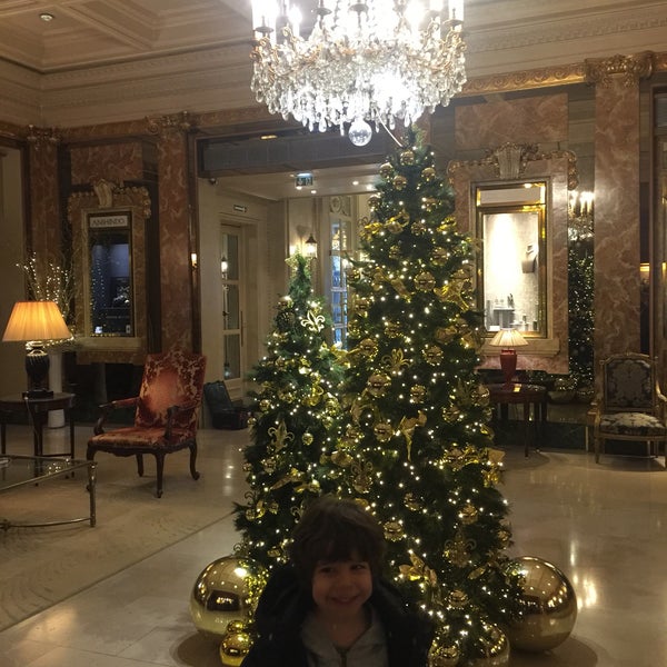 Photo taken at Hôtel Westminster by Fatma T. on 12/12/2018