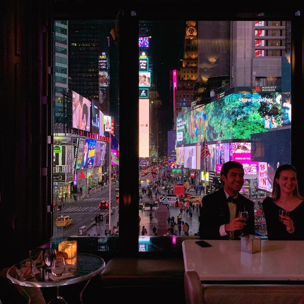 11/19/2019에 ♡님이 R Lounge at Two Times Square에서 찍은 사진