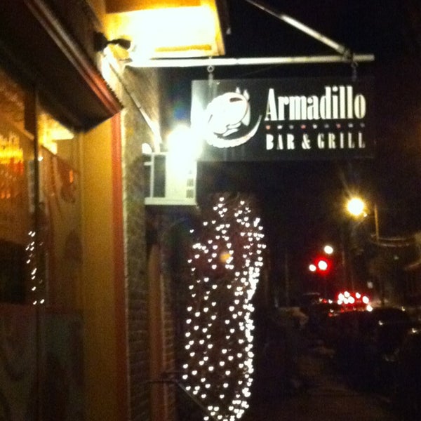 Снимок сделан в Armadillo Bar &amp; Grill пользователем Richard N. 1/18/2013