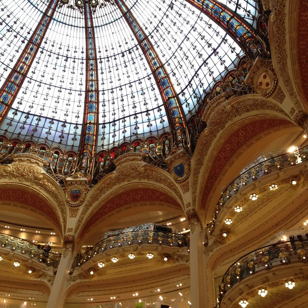 Photo taken at Galeries Lafayette Haussmann by meral t. on 4/23/2013
