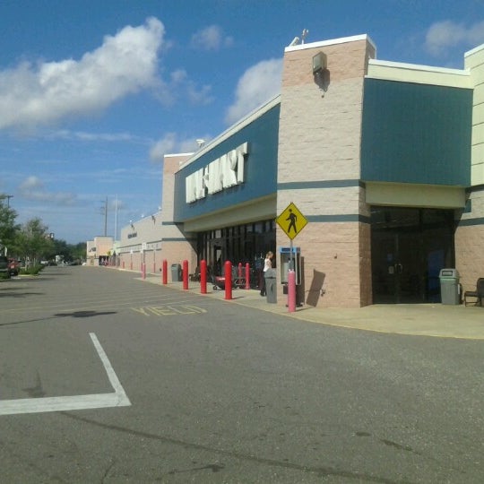 Walmart Supercenter St Petersburg'da Hipermarket