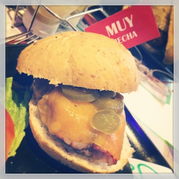 11/17/2013にRosa J.がThe Burger Lobbyで撮った写真