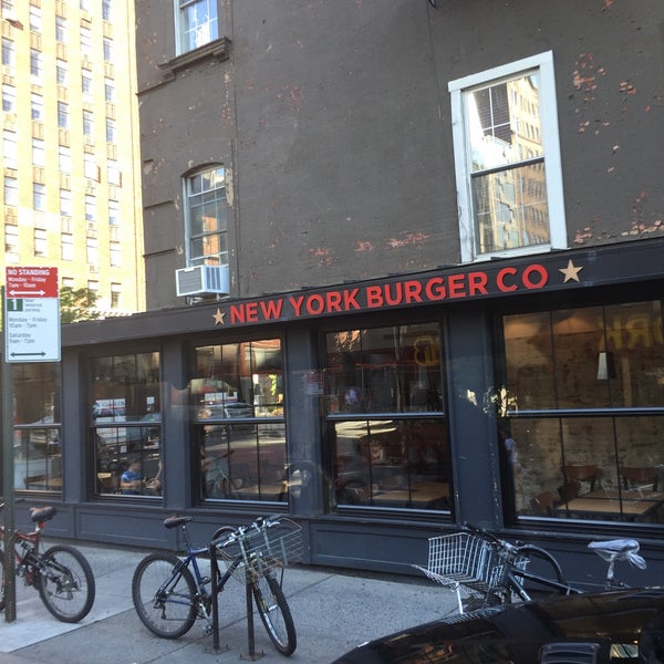 Photo taken at New York Burger Co. by 77com on 7/5/2016