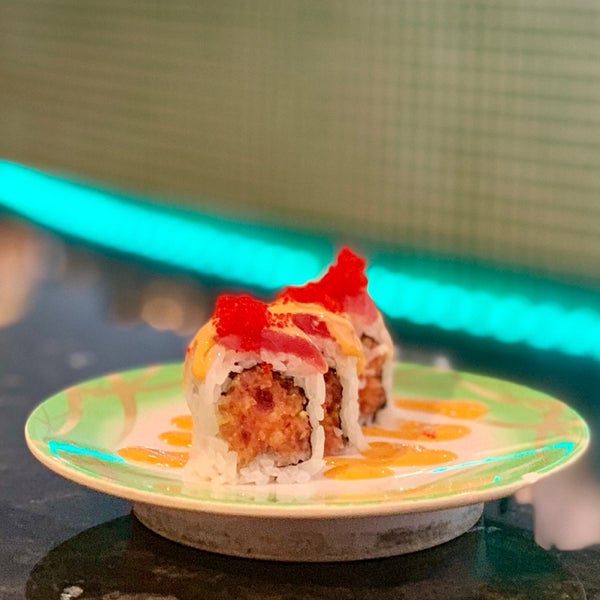 Photo prise au Sushi Zone par Todd M. le4/3/2019