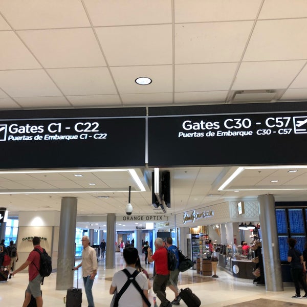Снимок сделан в Concourse C пользователем Todd M. 9/17/2018