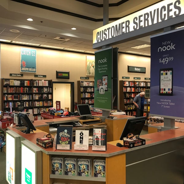 Photos At Barnes Noble Bookstore In Issaquah