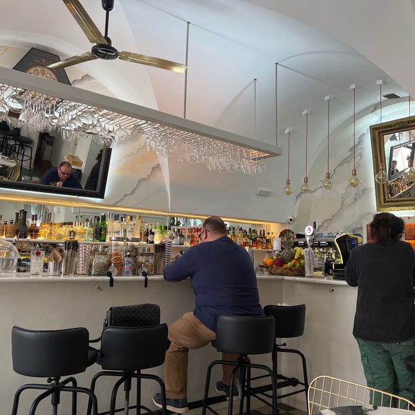 Hassapiko Bar Σαντορίνη, Κυκλάδες