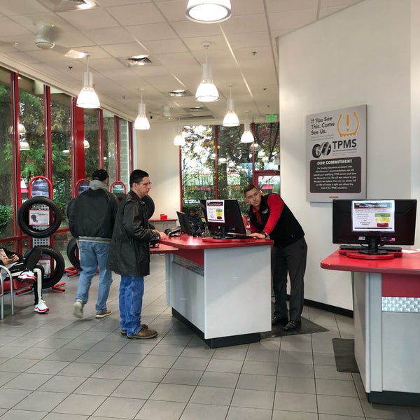 Discount Tire Automotive Repair Shop in Redmond