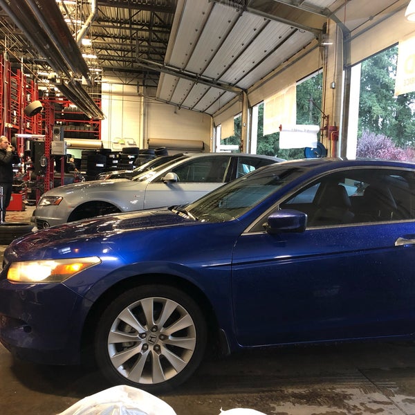 Discount Tire Automotive Repair Shop in Redmond