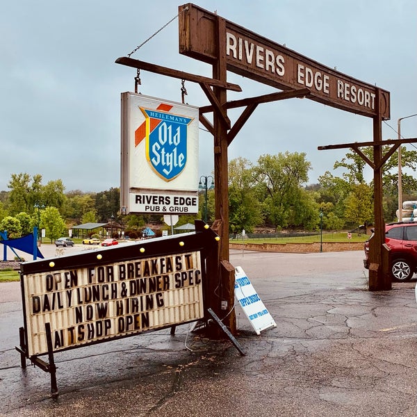 River's Edge Pub & Grub Restaurant in Wisconsin Dells