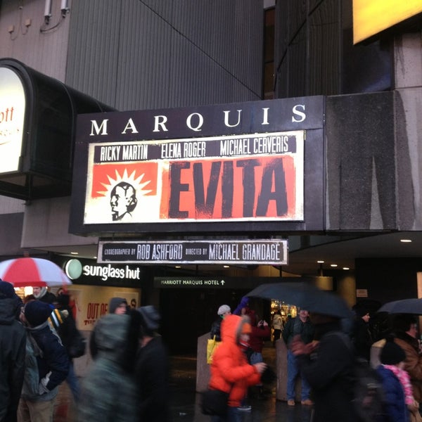 12/30/2012 tarihinde Bruno G.ziyaretçi tarafından Evita on Broadway'de çekilen fotoğraf
