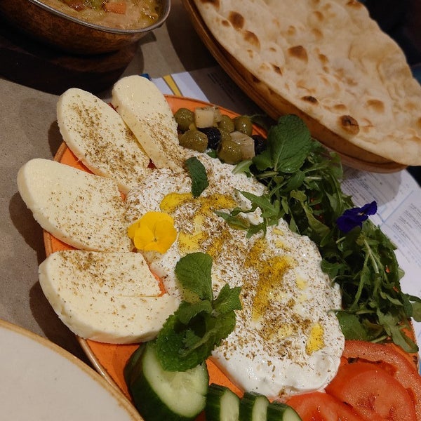 Excellent authentic middle Eastern breakfast food, at remarkable prices. Friendly and well presented, don't let the location fool you. This is a great place for food.