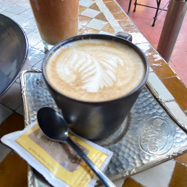 1/31/2023 tarihinde Pedro C.ziyaretçi tarafından La Sqala: Café Maure'de çekilen fotoğraf