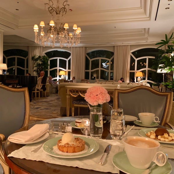 Photo taken at The Peninsula Beverly Hills by Ibrahim، on 10/7/2019
