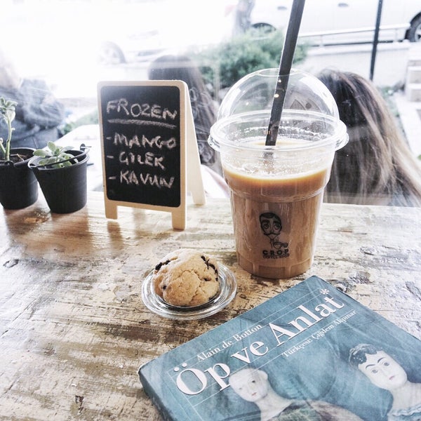 รูปภาพถ่ายที่ Crop Coffee Shop โดย Gökçe B. เมื่อ 5/1/2016