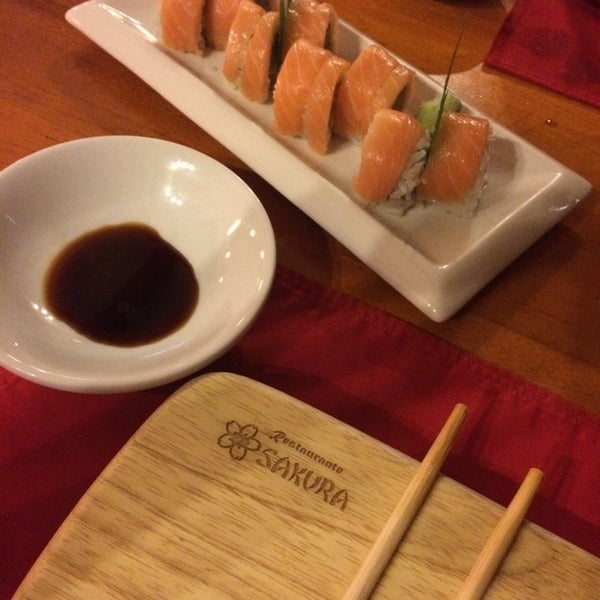 รูปภาพถ่ายที่ Restaurante Sakura โดย Nan เมื่อ 7/11/2014