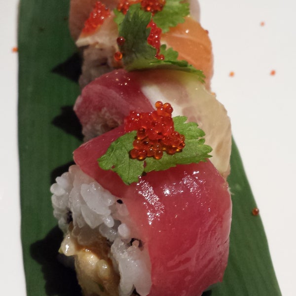 4/13/2014 tarihinde Reiki Sushi &amp; Asian Bistroziyaretçi tarafından Reiki Sushi &amp; Asian Bistro'de çekilen fotoğraf