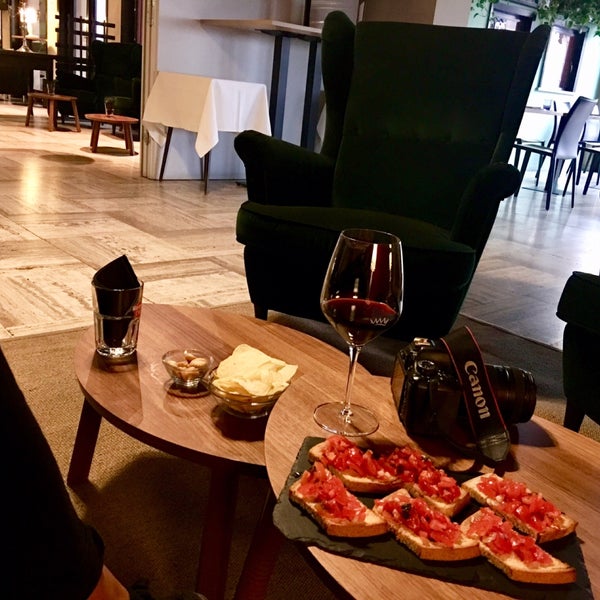 Foto diambil di TeodoricoRe Restaurant Bar Verona oleh עליא i. pada 11/29/2018
