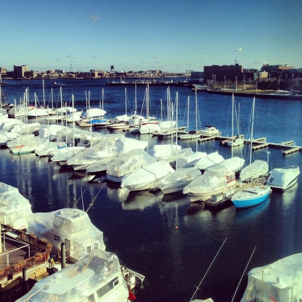 Das Foto wurde bei Residence Inn by Marriott Boston Harbor on Tudor Wharf von Matthew A. am 1/18/2013 aufgenommen