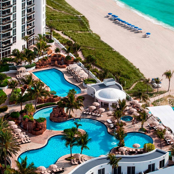 รูปภาพถ่ายที่ Trump International Beach Resort โดย Trump International Beach Resort เมื่อ 3/4/2014