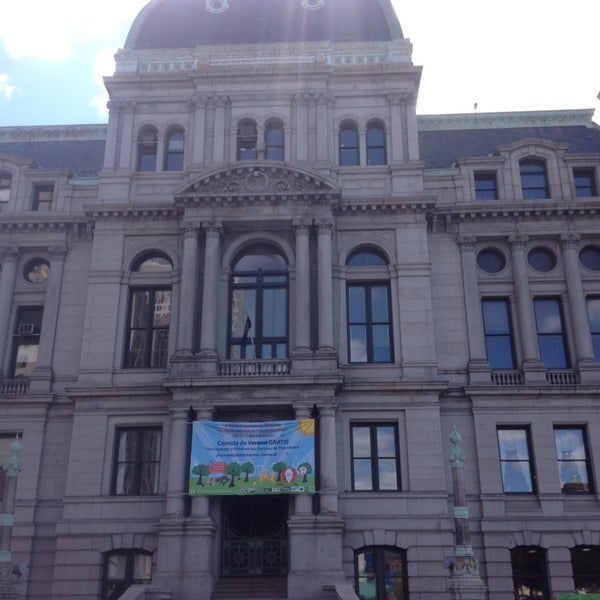 รูปภาพถ่ายที่ Providence City Hall โดย Captain A. เมื่อ 5/20/2014