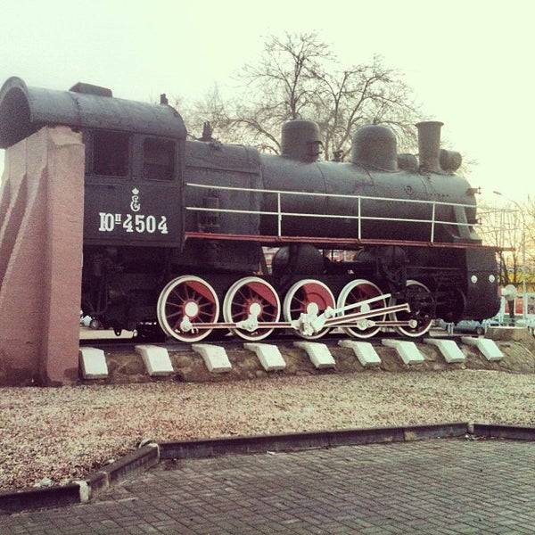 Два таганрог. Таганрог вокзал 1869. Старый вокзал таганрог здание. Два таганрог. Г.