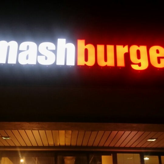 Foto diambil di Smashburger oleh MuNeEr O. pada 10/21/2014
