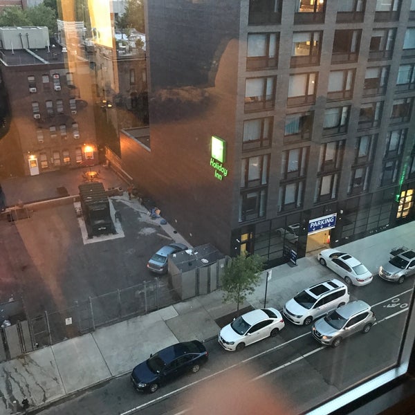 Foto scattata a EVEN Hotel Brooklyn, an IHG Hotel da Gullzar R. il 6/27/2017