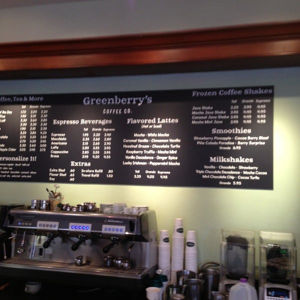 Foto diambil di Greenberry&#39;s Coffee &amp; Tea oleh Kavian M. pada 3/22/2013