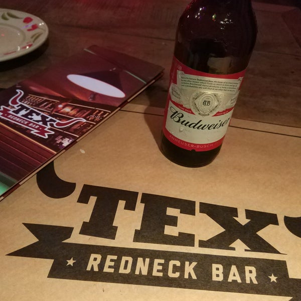 Foto tomada en Tex Redneck Bar  por Patti L. el 4/15/2018
