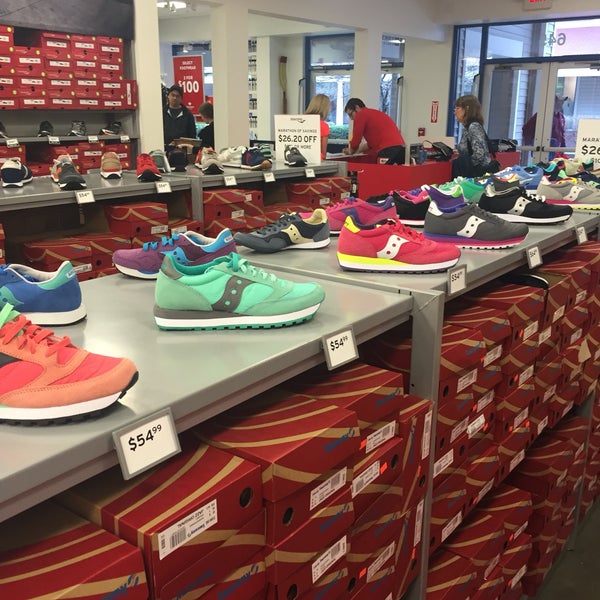 Where is a Saucony Shoe Outlet?