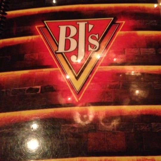 12/4/2012 tarihinde Jenn E.ziyaretçi tarafından BJ&#39;s Restaurant &amp; Brewhouse'de çekilen fotoğraf