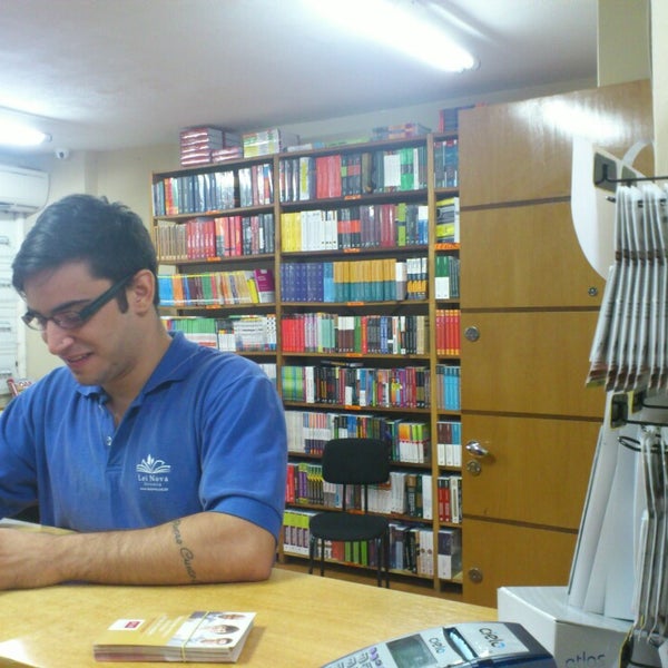7/18/2013에 Rafael Z.님이 Lei Nova Livraria에서 찍은 사진