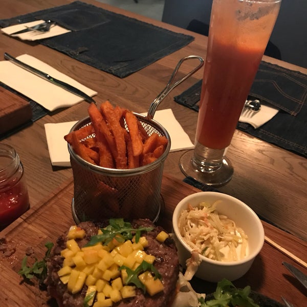 I recommend! I had the best apple+carrot+raspberry juice ever! Also, I had hamburger with sweet potato fries which was delicious! Good environment and nice waitress.