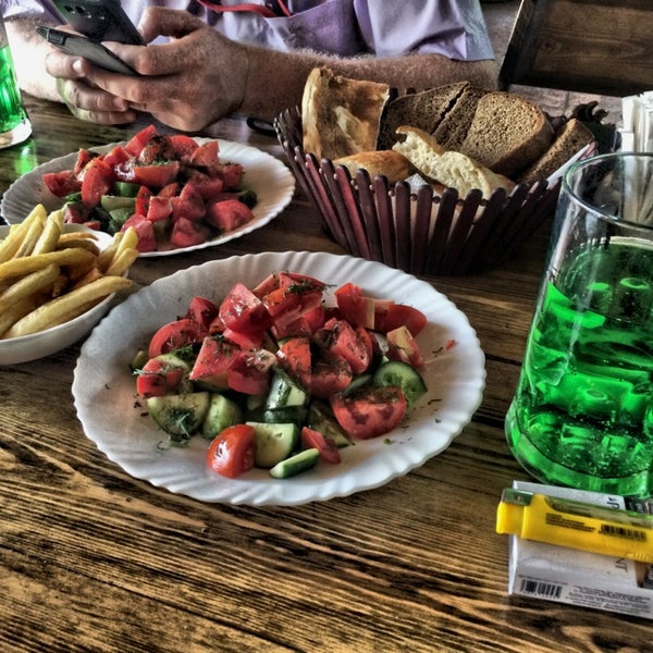 Шашлычный двор 1 орел 5 августа. Шашлычная на кавказском бульваре. Настоящий кавказский шашлык. Шашлычная кавказский бульвар. Шашлычная кавказский бульвар.