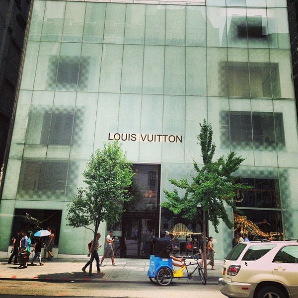 Louis Vuitton on 5th Ave at 57th Street – Straight Up