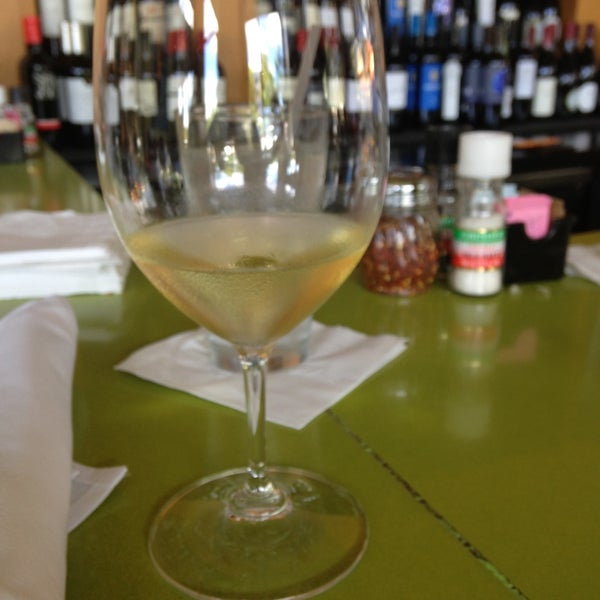 10/3/2013에 Peaches D.님이 The Grove Wine Bar &amp; Kitchen - West Lake에서 찍은 사진