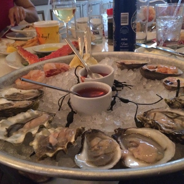 Photo taken at Grand Central Oyster Bar Brooklyn by Andre S. on 7/5/2014