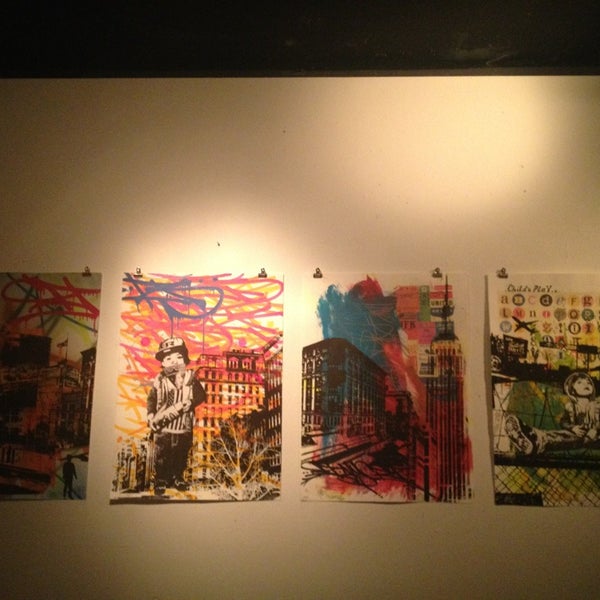 รูปภาพถ่ายที่ Gallery Bar โดย Olivier K. เมื่อ 1/9/2013