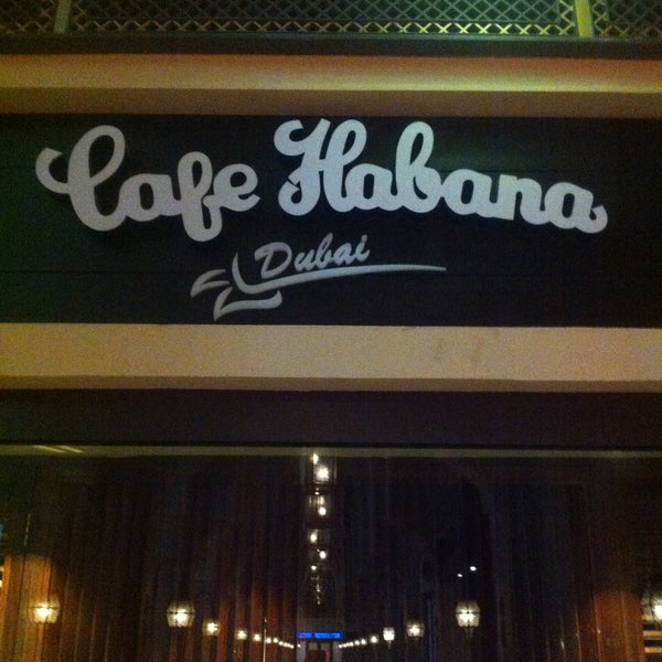 Photo prise au Cafe Habana par Jason L. le5/14/2013