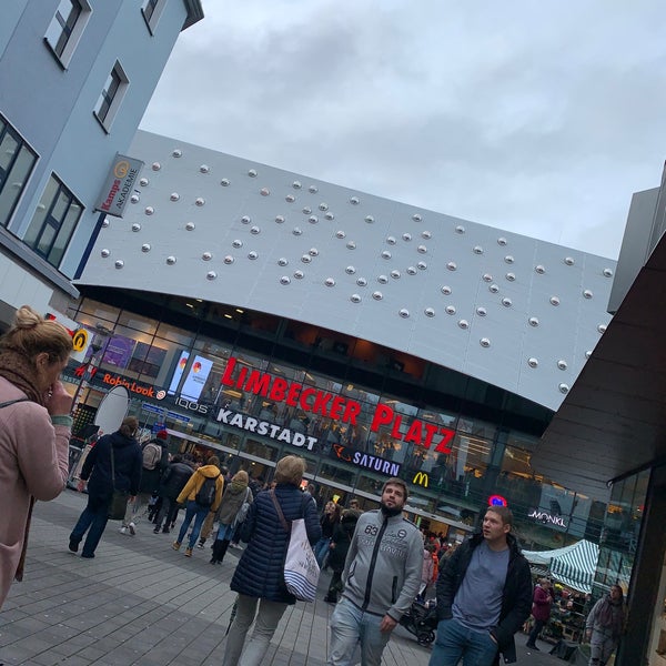 Das Foto wurde bei Einkaufszentrum Limbecker Platz von Danijela . am 11/2/2019 aufgenommen