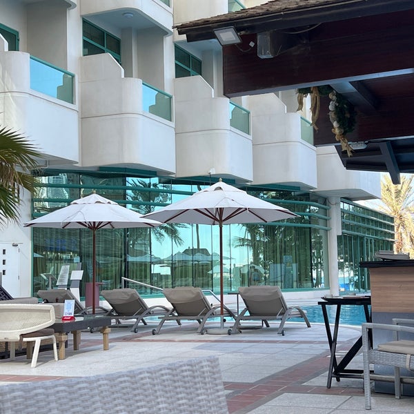 Photo taken at Hilton Dubai Jumeirah by Silvia C. on 1/4/2023