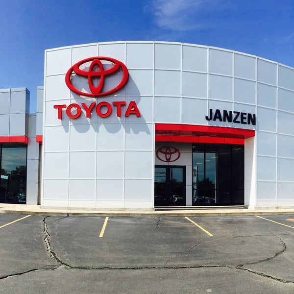 Foto scattata a Janzen Toyota da Janzen Toyota il 11/5/2015